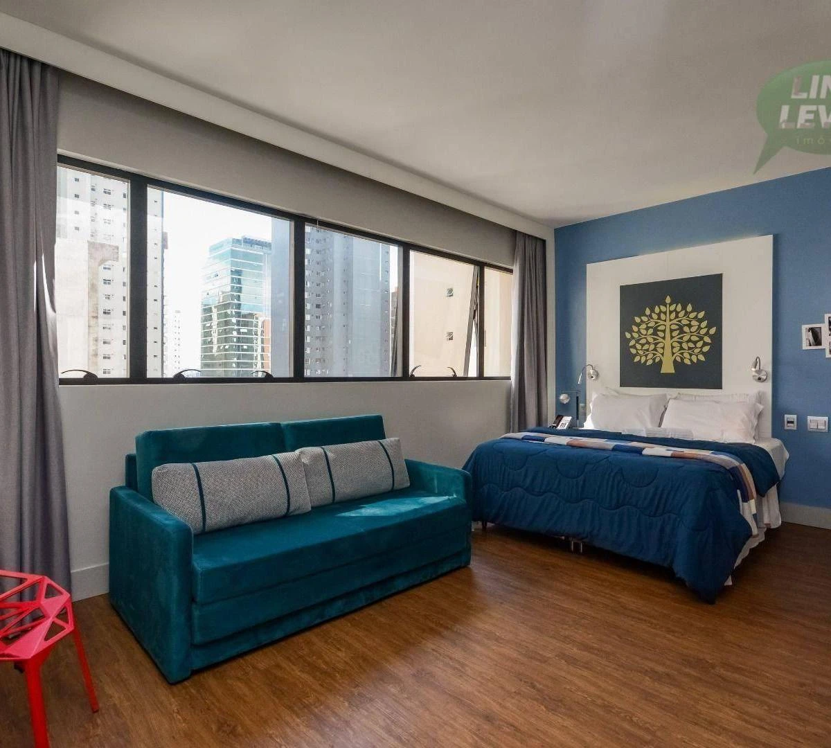 One-bedroom apartment in a building with a coworking space — photo 7