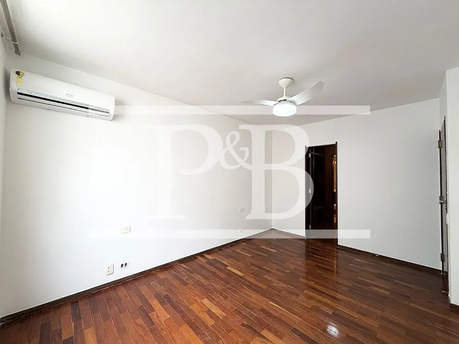 4-bedroom apartment with a walk-in closet in Rio de Janeiro — photo 32