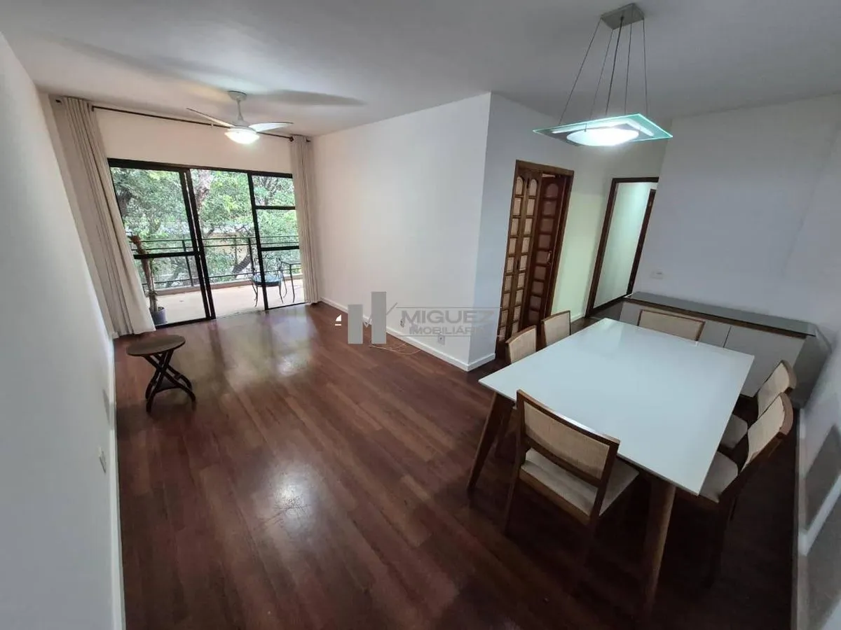 108 m² apartment with a private BBQ and a home office
