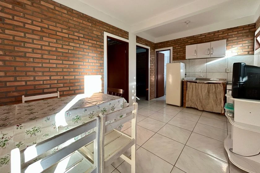 Apartamento amueblado de 2 dormitorios con balcón — photo 2