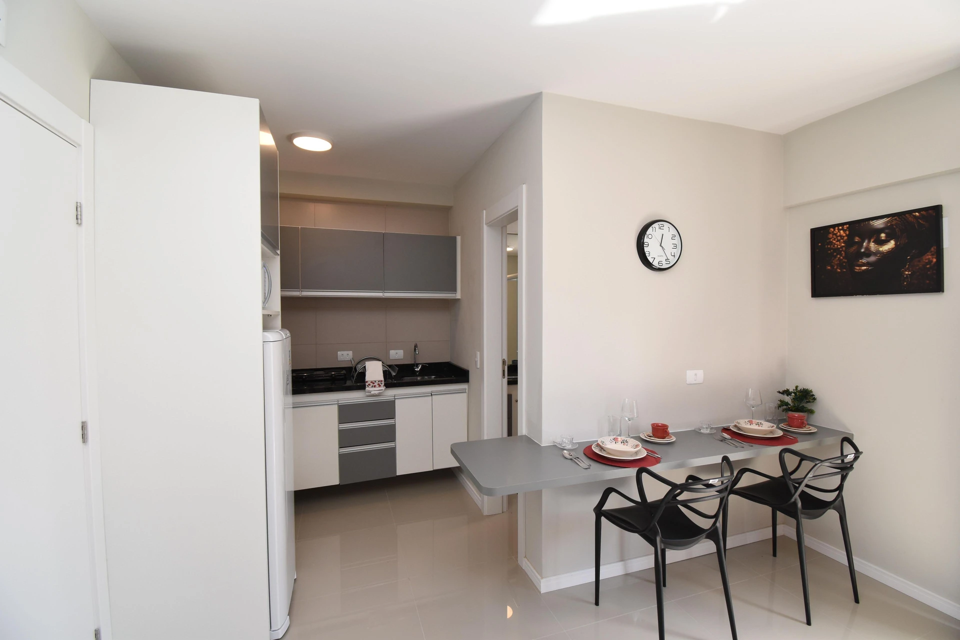 Furnished studio, 22 m², with a glass-enclosed balcony — photo 31