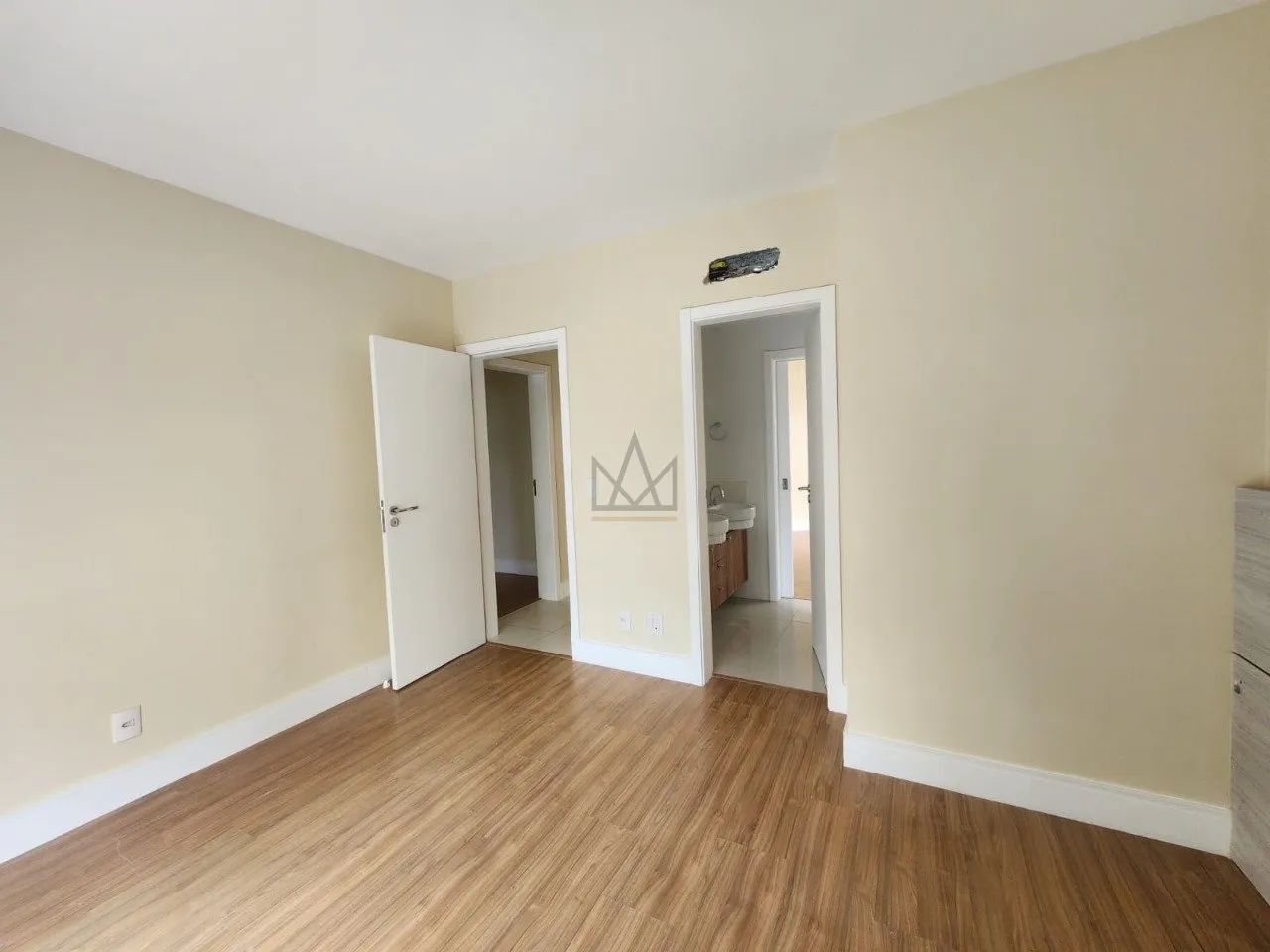 Departamento con ventanales de piso a techo en Florianópolis — photo 32