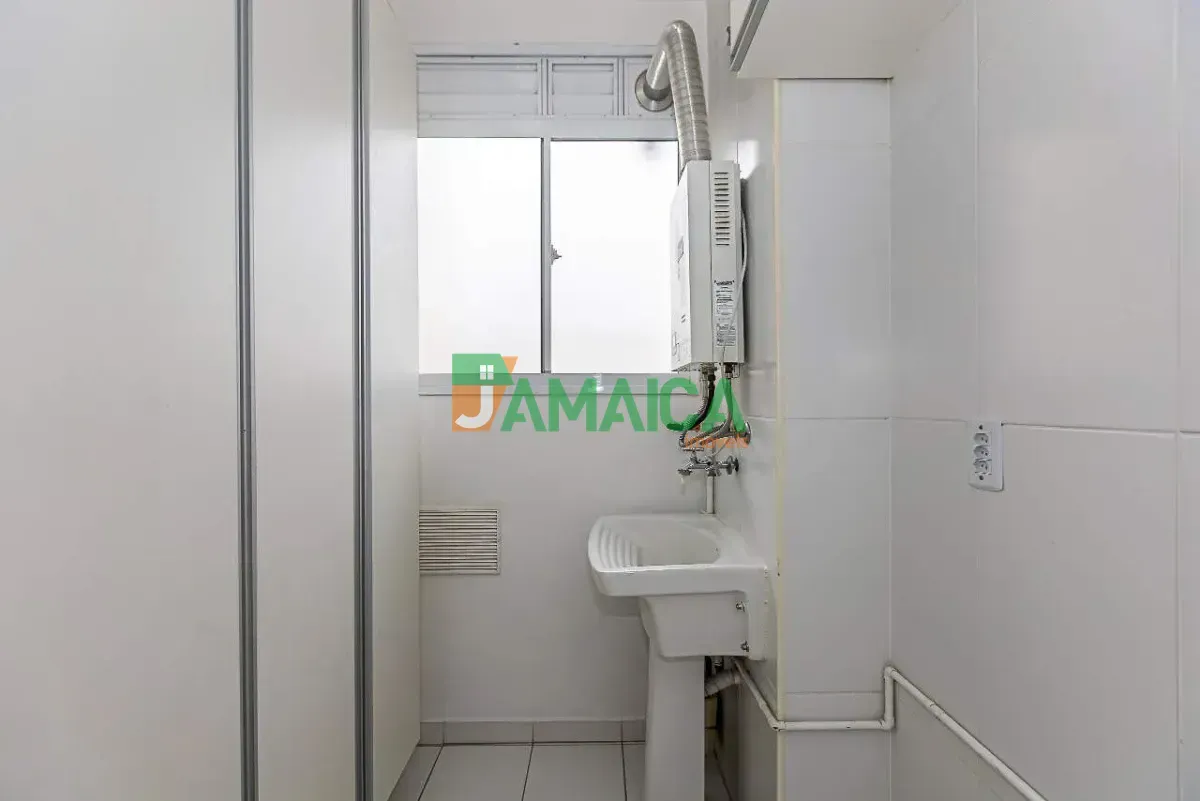 2-bedroom apartment in a building with a pool — photo 5