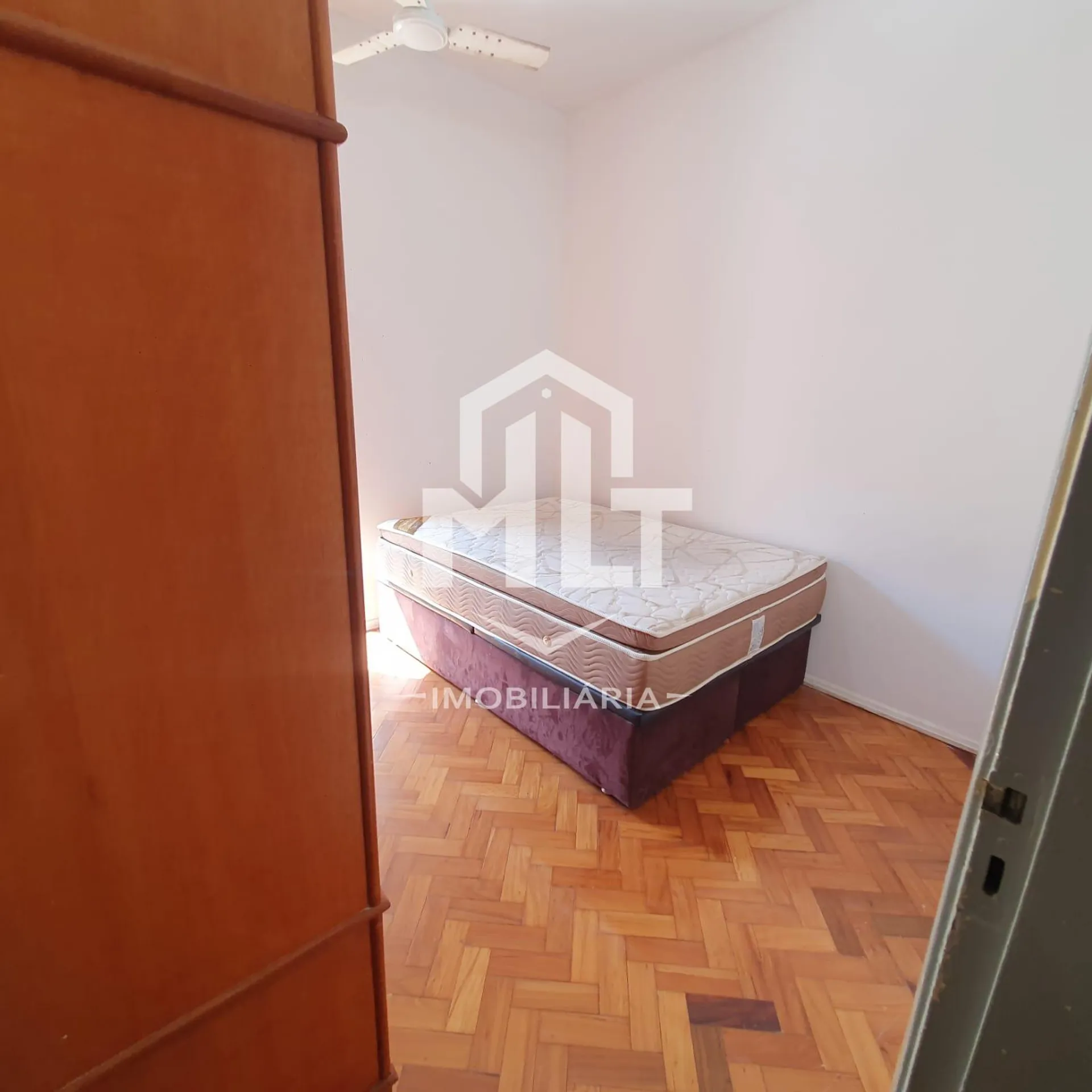 Apartment, 53 m², with wood or laminate floors — photo 3