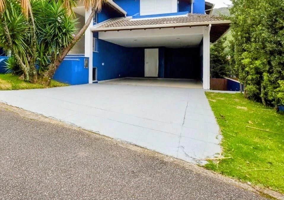 4-bedroom house with a mountain view in Florianópolis — photo 20