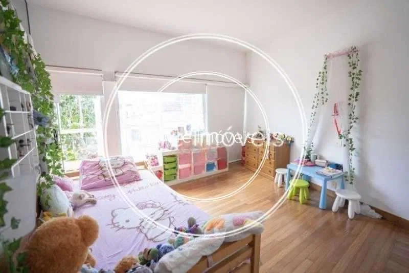Furnished 644 m² house with 4 bedrooms and 7 bathrooms — photo 22