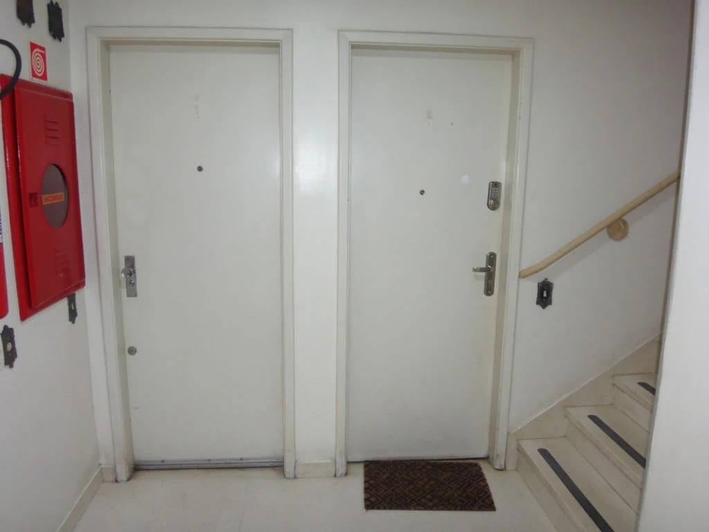 2-bedroom apartment with wood or laminate floors in Curitiba — photo 29