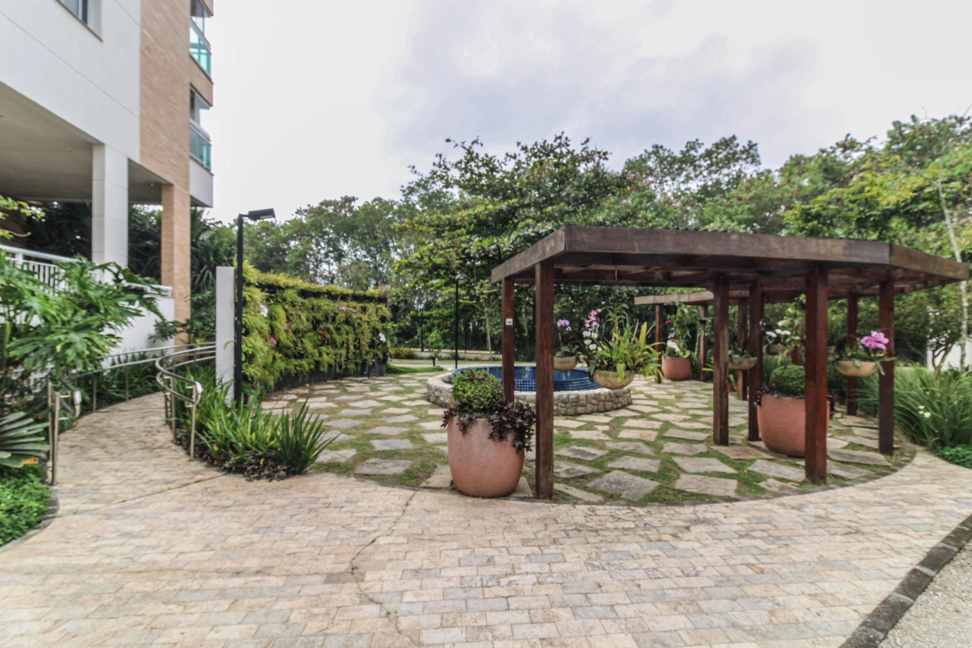 Furnished apartment, 158 m², with a water view — photo 74