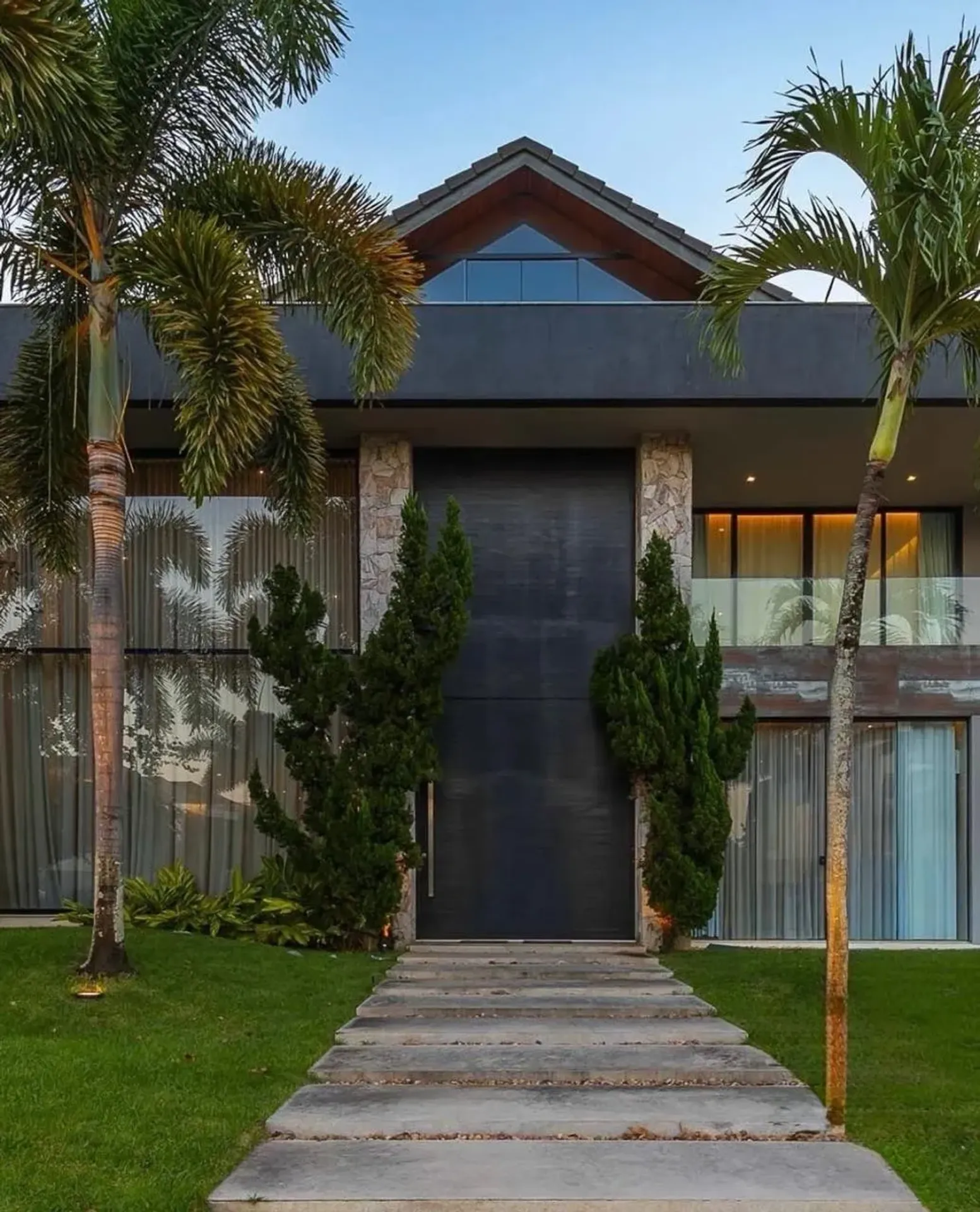 Triplex house with 4 en-suite bedrooms and open kitchen — photo 7