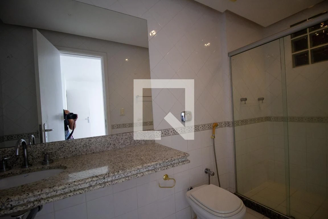 3-bedroom apartment with enclosed kitchen and private garden — photo 17