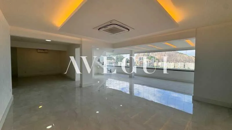 Penthouse with 4 bedrooms and open-plan gas kitchen — photo 4