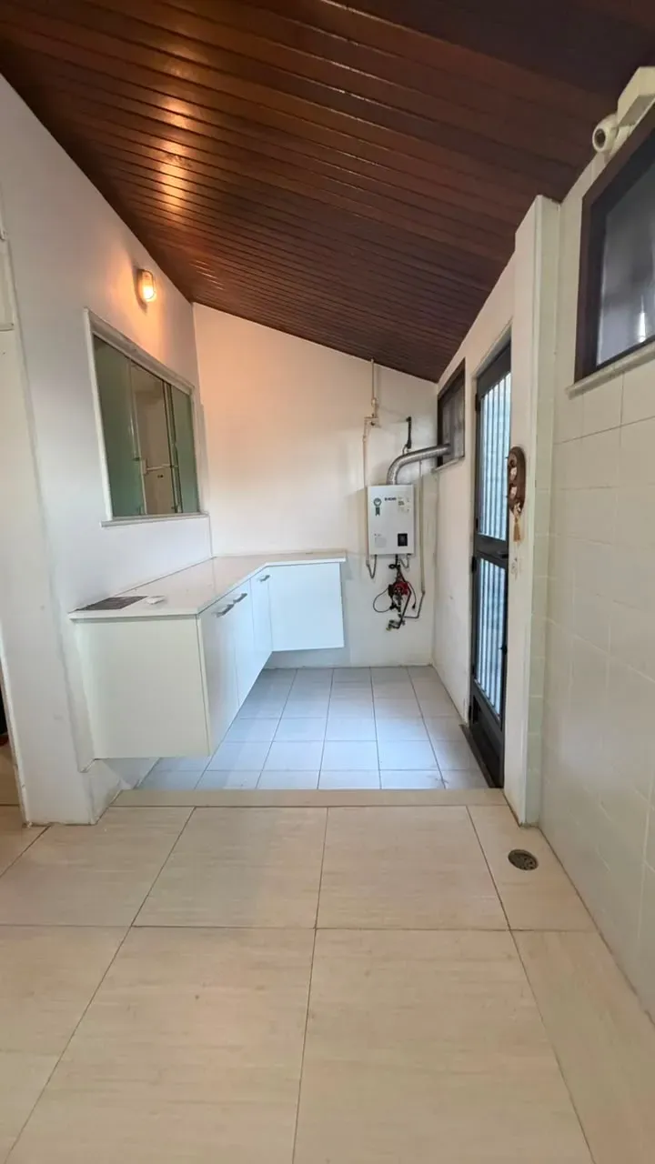 Rental house with 4 bedrooms and 3 bathrooms — photo 13