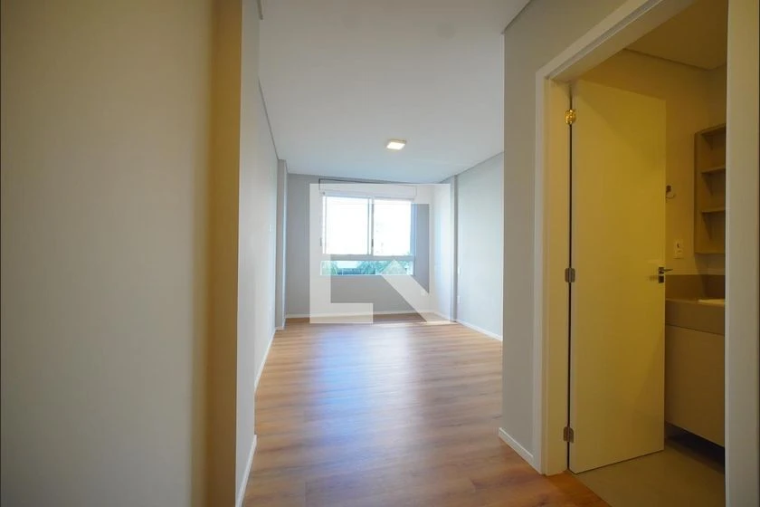 Apartment with 3 en-suite bedrooms and integrated kitchen — photo 6
