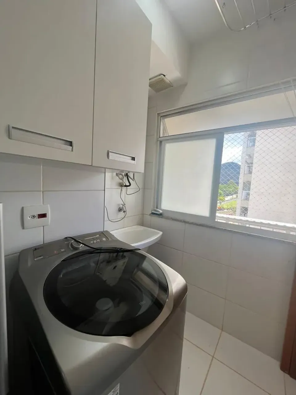 Apartamento mobiliado com 3 quartos e varanda de vidro — photo 12