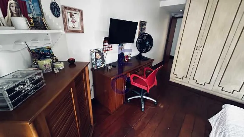 4-bedroom apartment with a grill on the balcony — photo 14