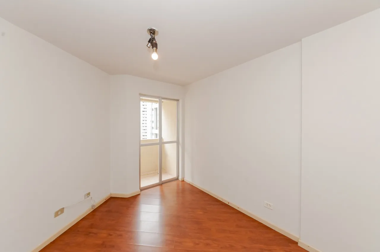 1-bedroom apartment with a balcony and 37 m² — photo 8