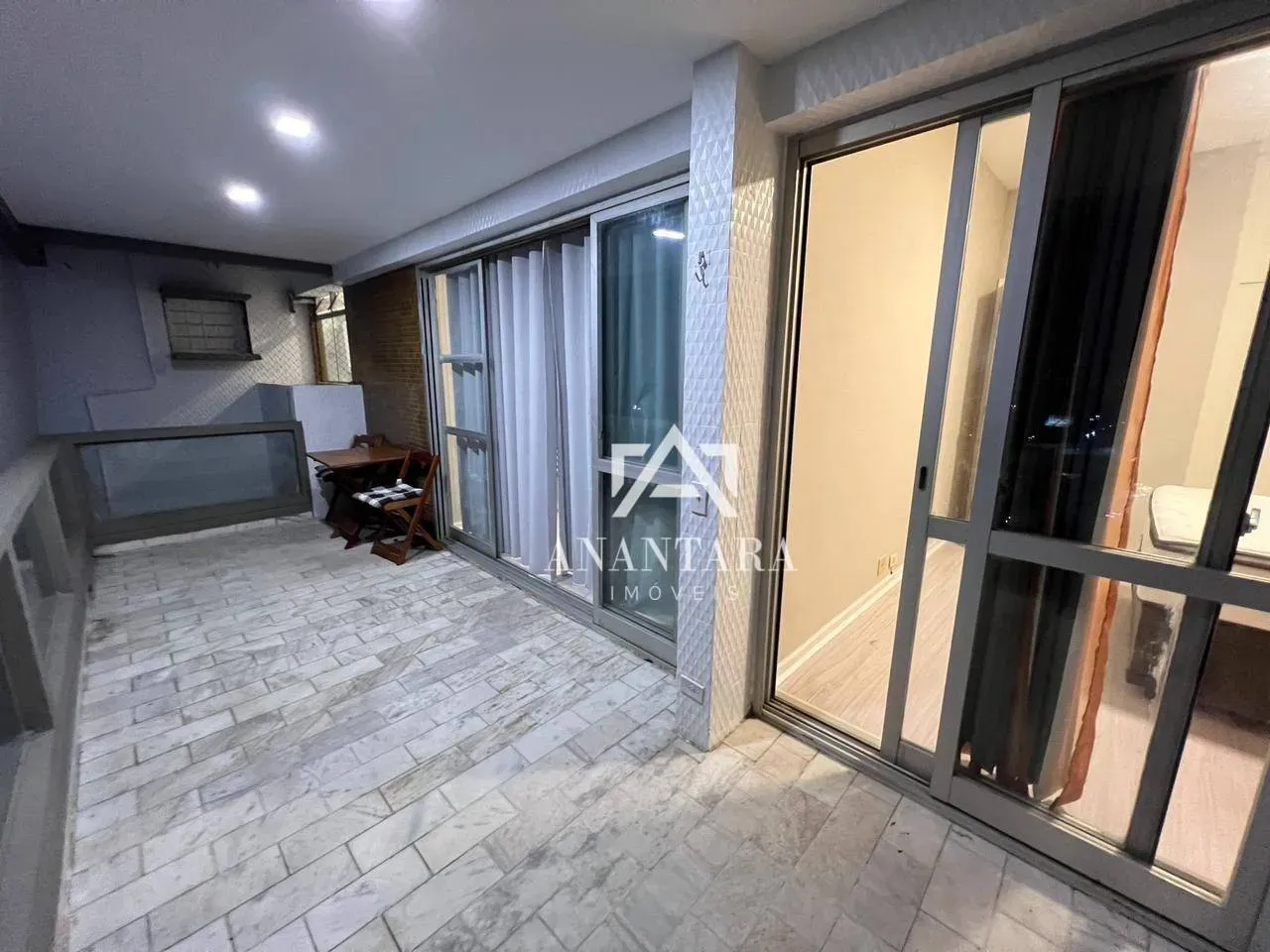 One-bedroom apartment with a washing machine — photo 16