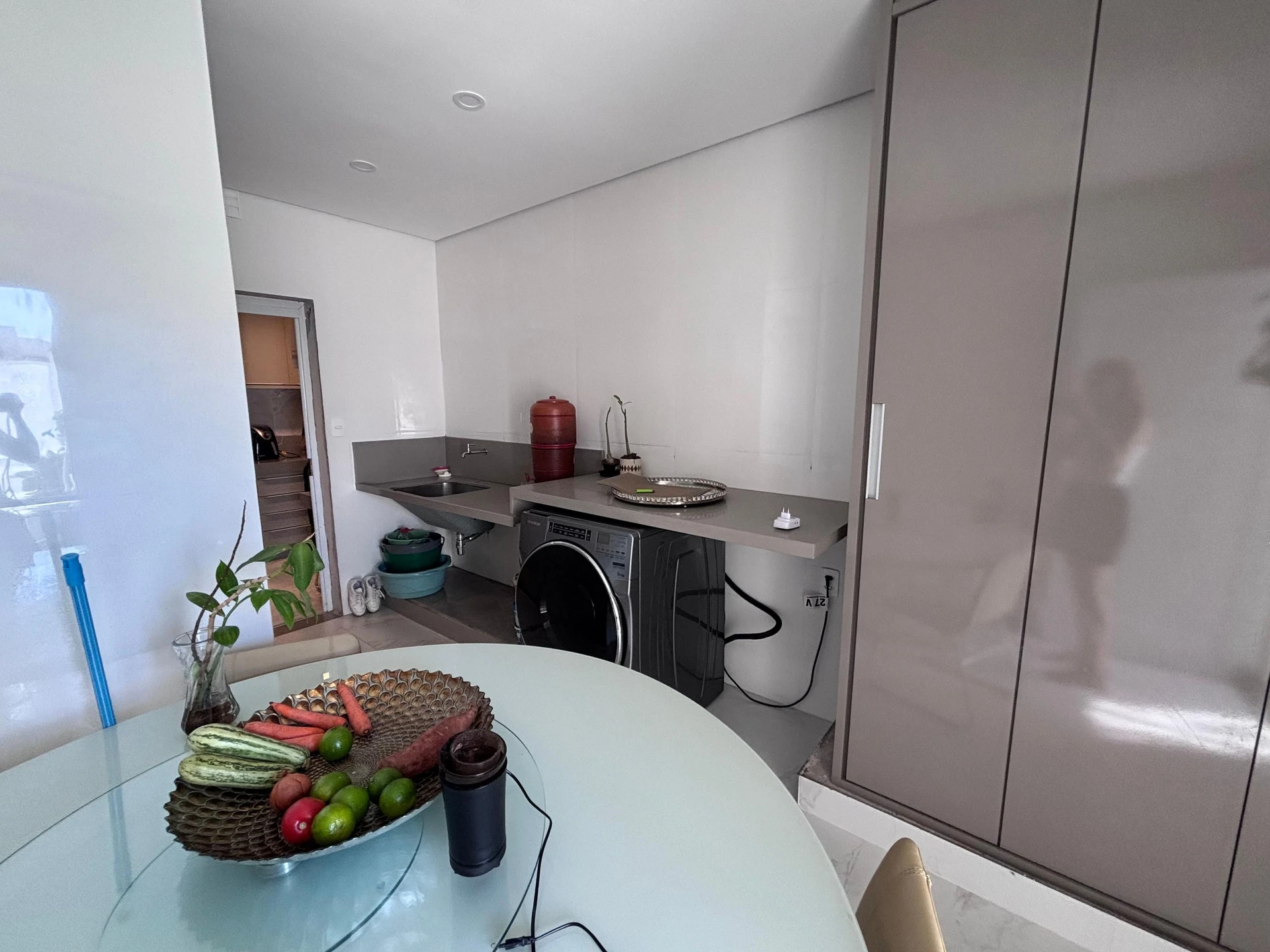 Apartamento mobiliado com 4 quartos e 4 banheiros — photo 27
