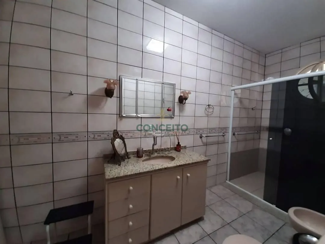 Casa en alquiler con 6 dormitorios y 420 m² — photo 22