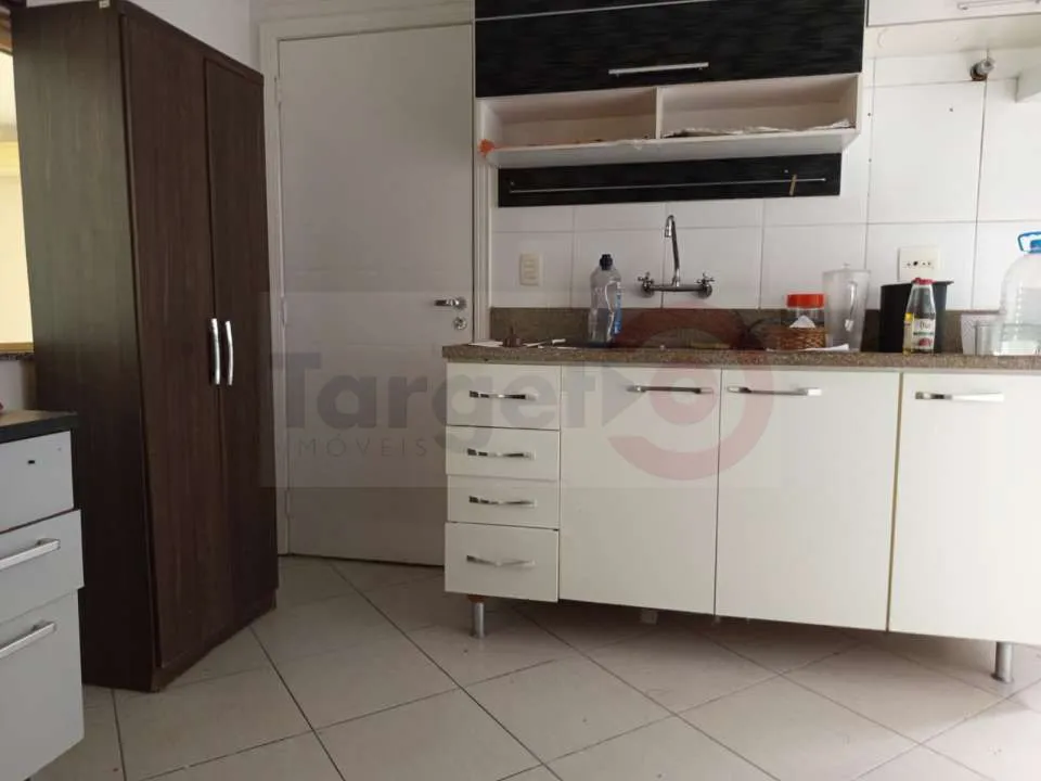 Home office in a 4-bedroom apartment, 230 m² — photo 36