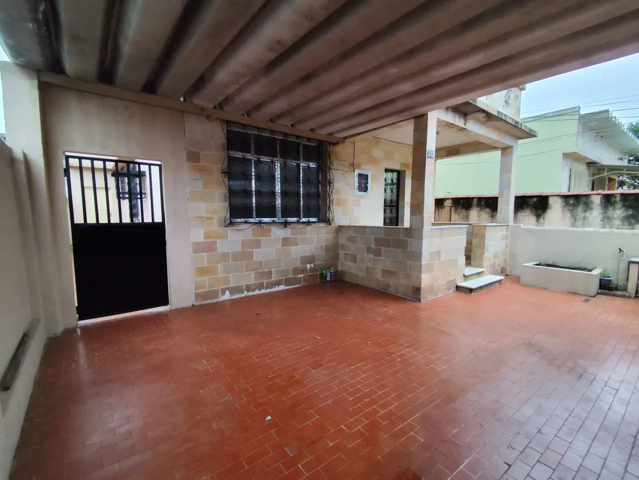 House with 3 bedrooms and 3 bathrooms, 1 parking spot — photo 27