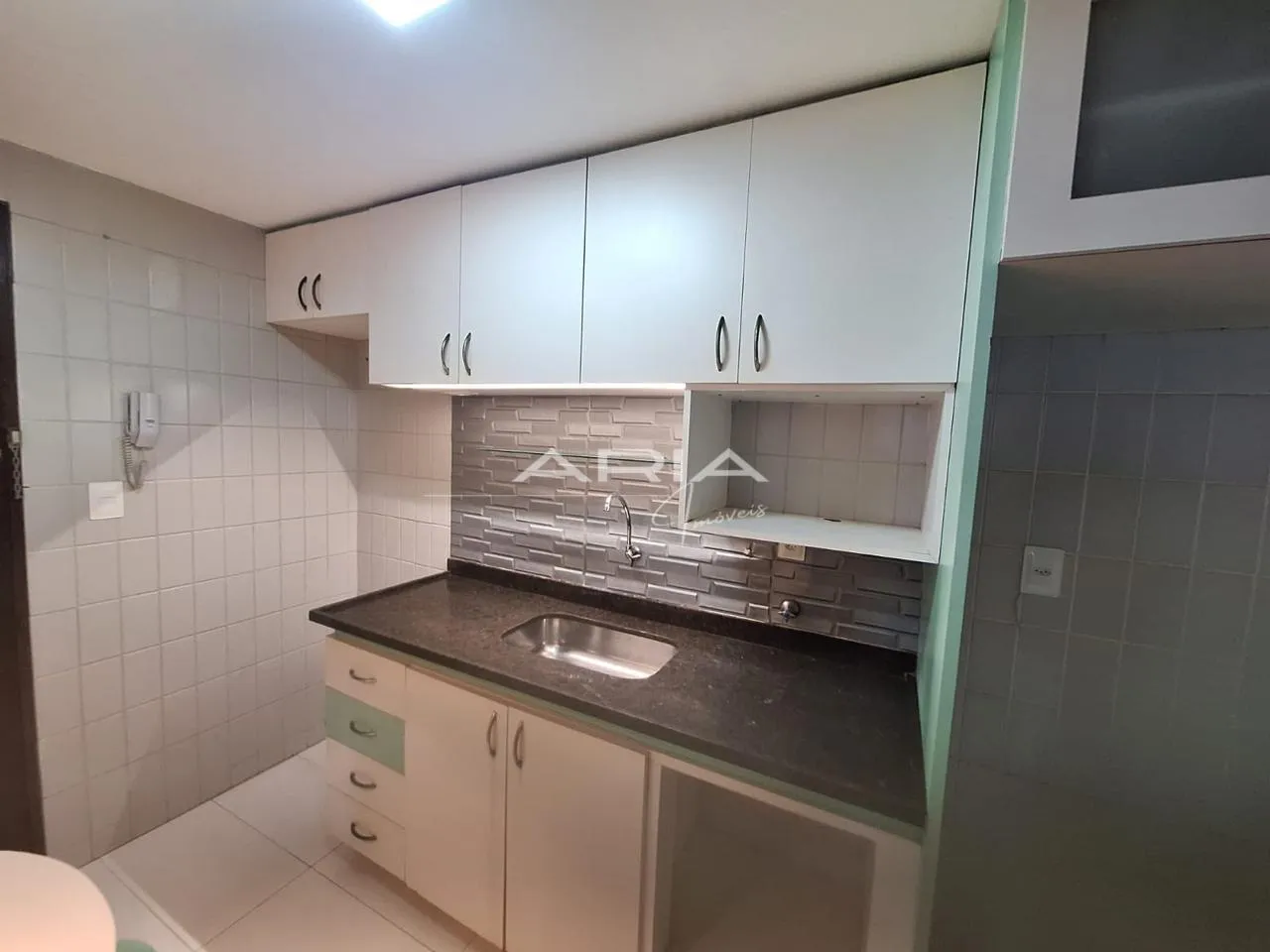 Apartamento de 125 m², 4 quartos e cozinha fechada