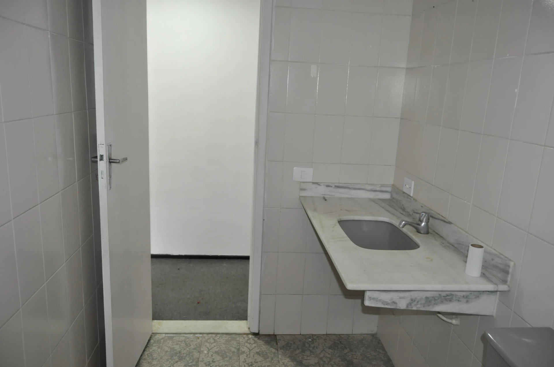 Квартира з 3 спальнями та балконом — photo 34