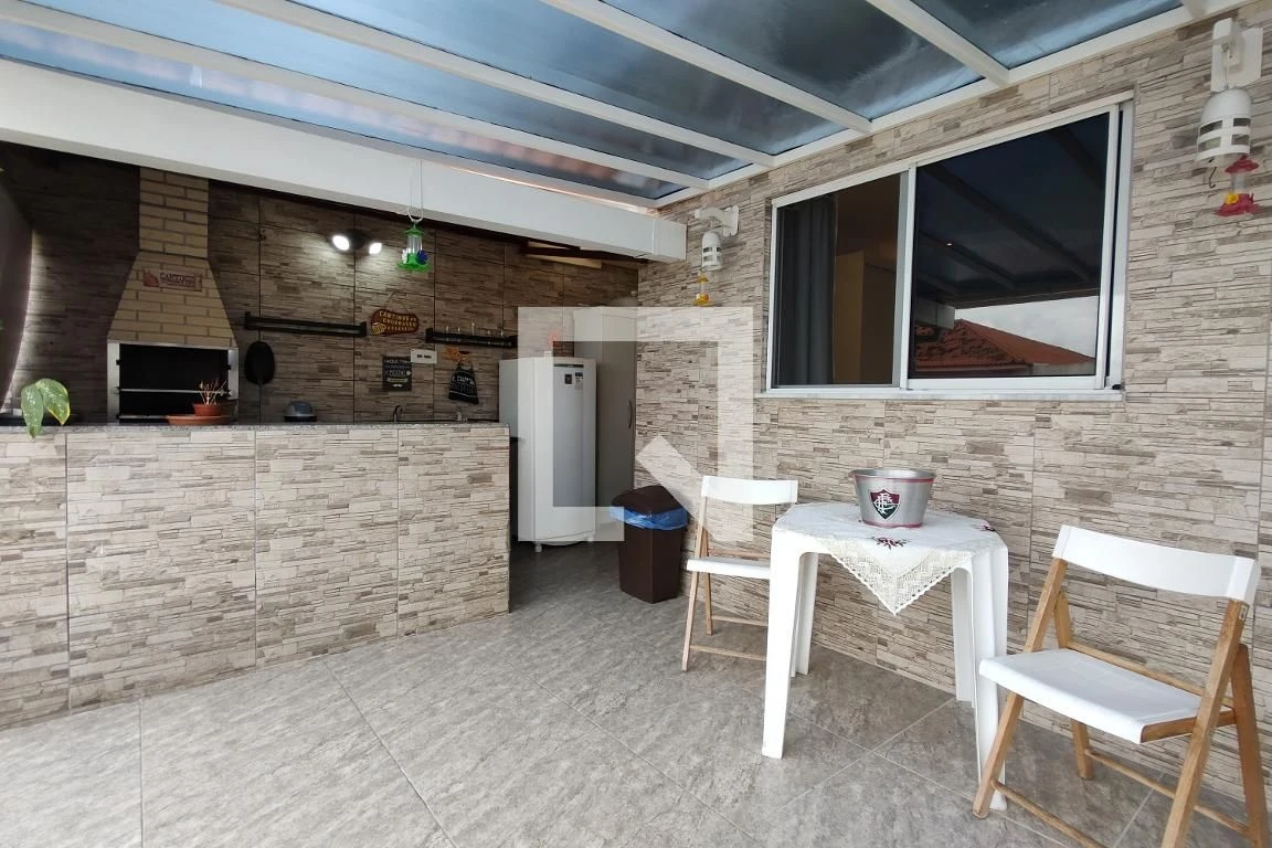Glass-enclosed balcony in a 3-bedroom apartment, 155 m² — photo 82