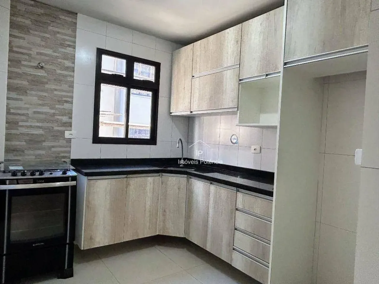 3-bedroom apartment with a separate gas kitchen