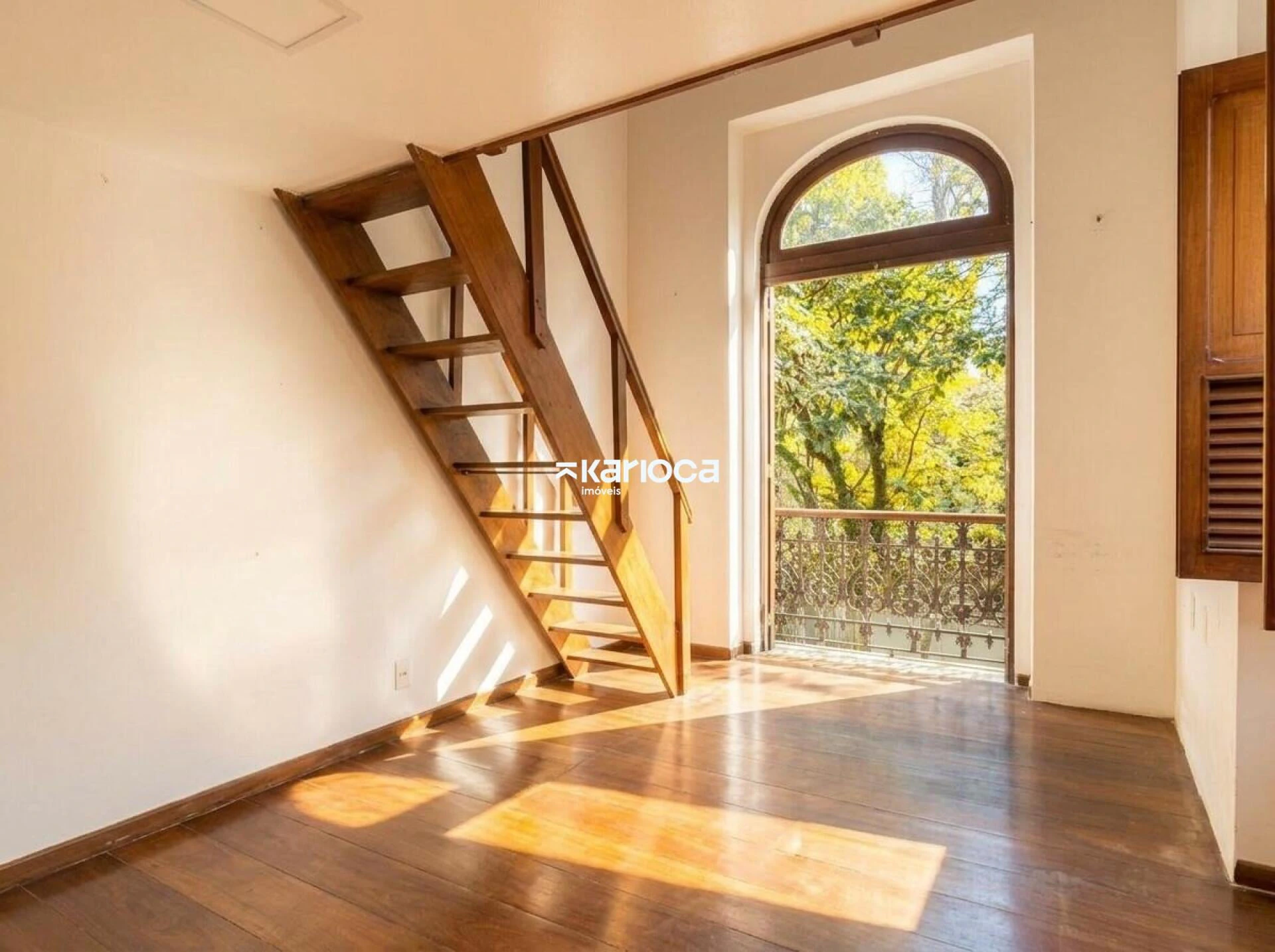 4-bedroom apartment with a washing machine — photo 6