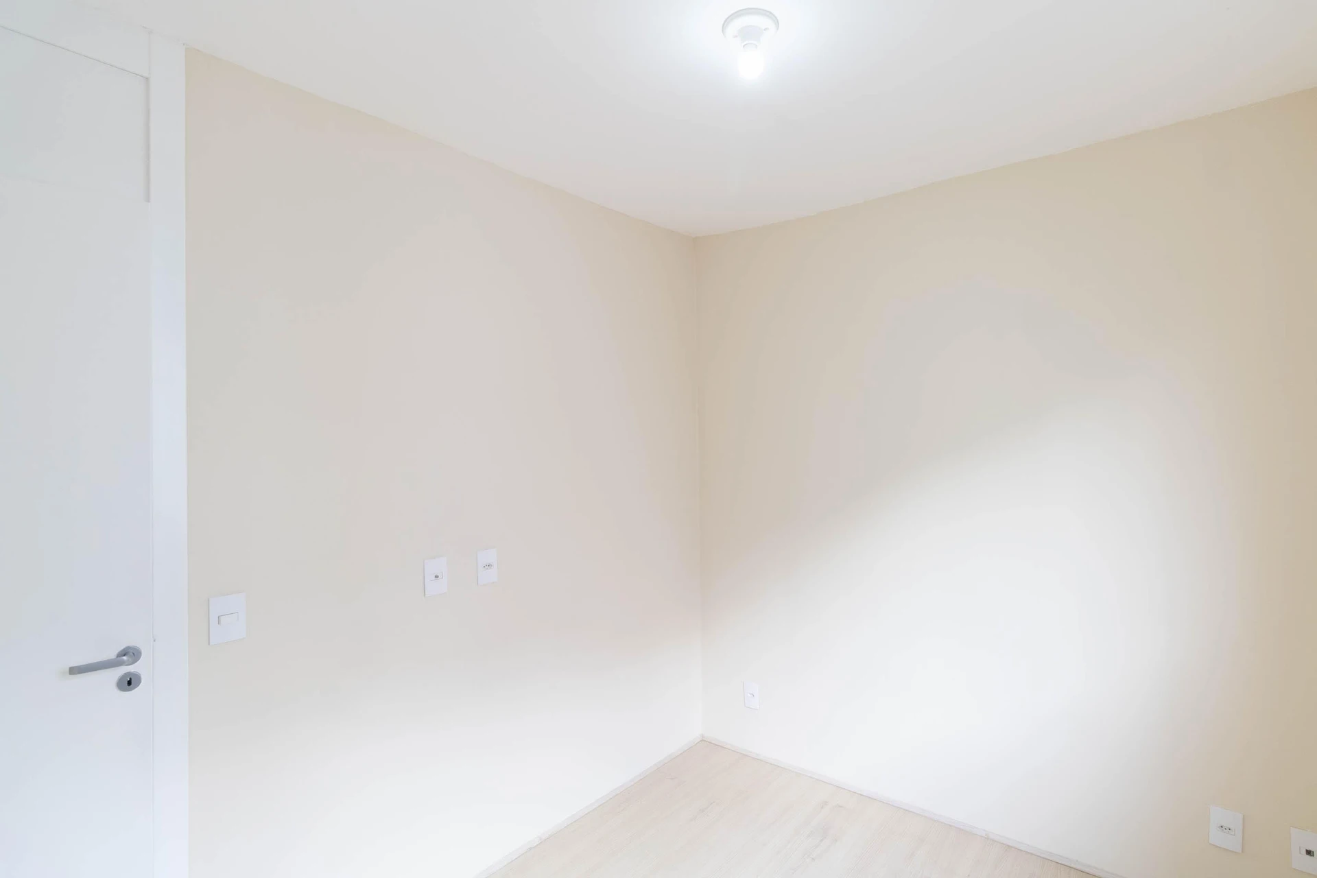 2-bedroom apartment with no parking included — photo 40