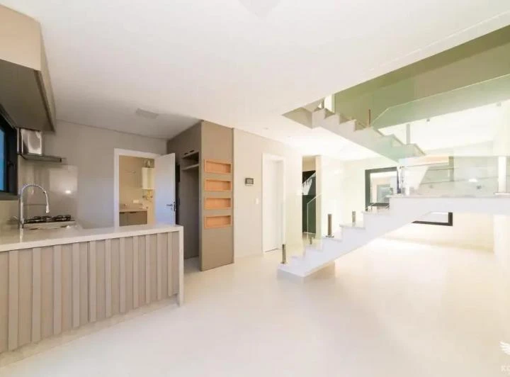 Unfurnished house with 3 bedrooms, suite and balcony, 1 spot — photo 11