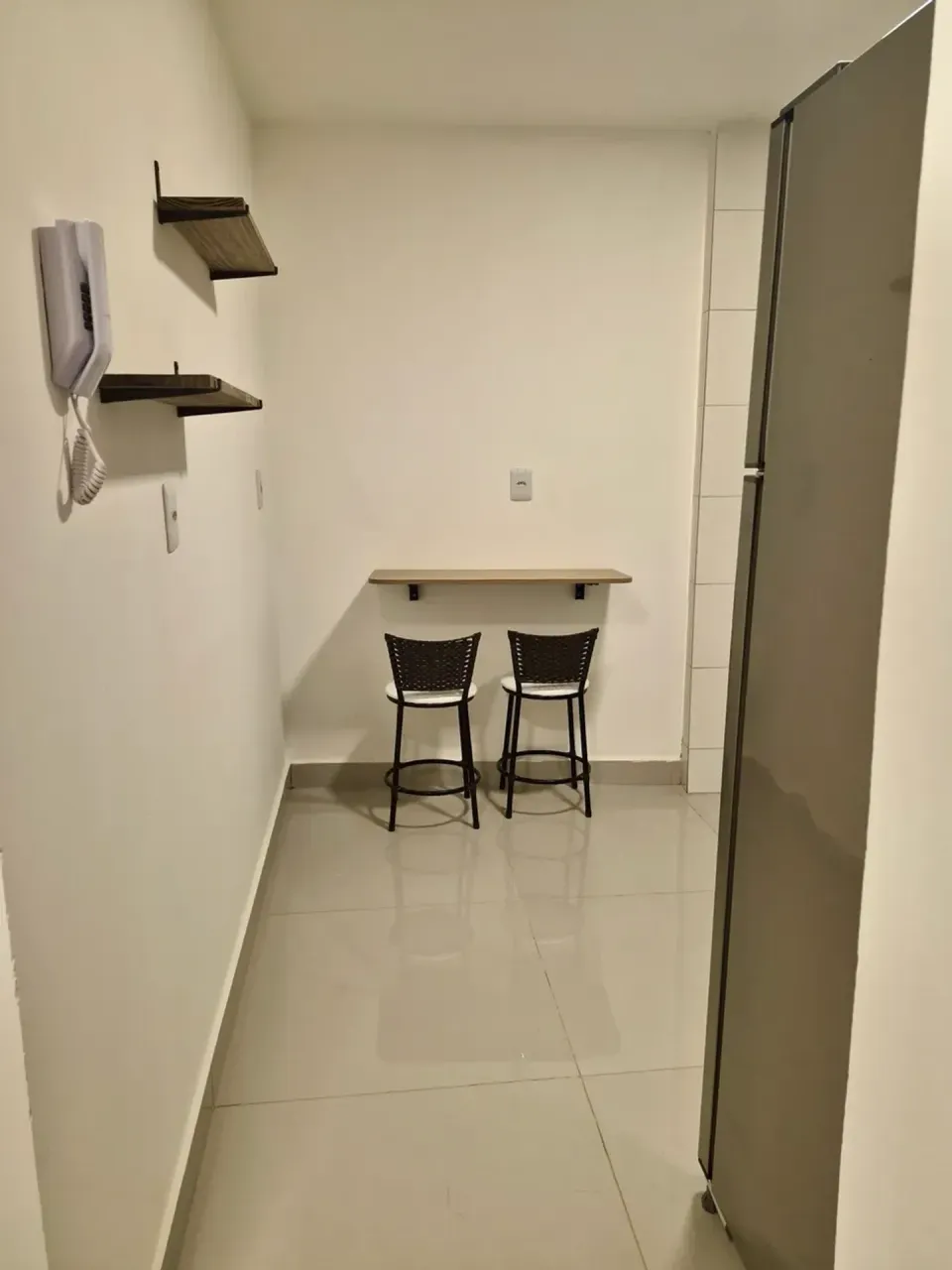 Furnished 1-bedroom apartment with balcony — photo 10