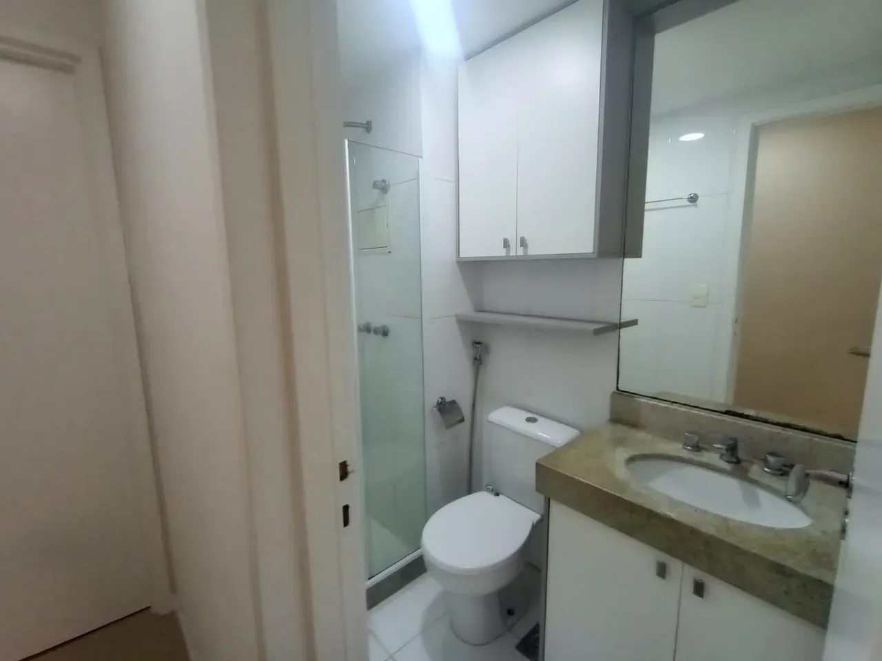2-bedroom apartment with enclosed balcony and parking — photo 15