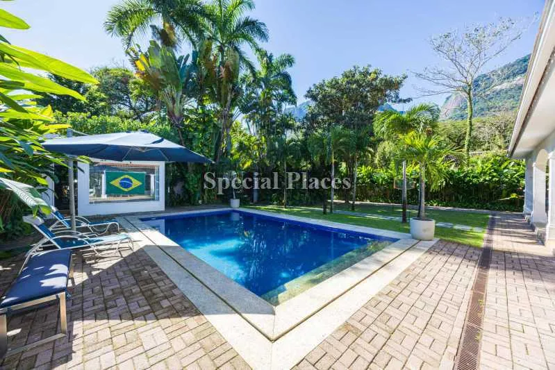 Furnished house with 6 bedrooms and 550 m² — photo 18