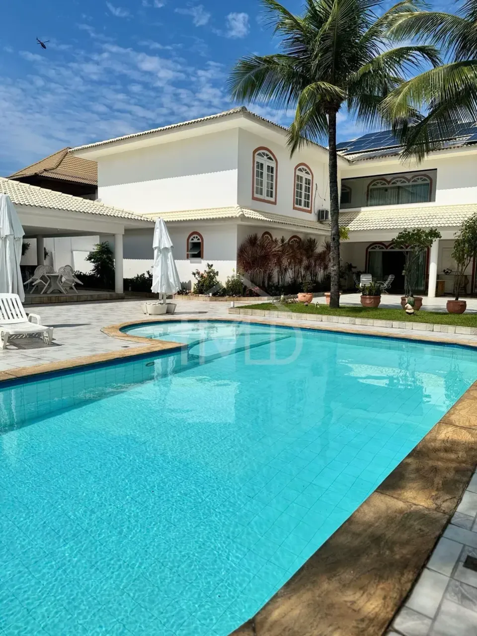 House with 5 bedrooms and 5 baths with tile floors — photo 4