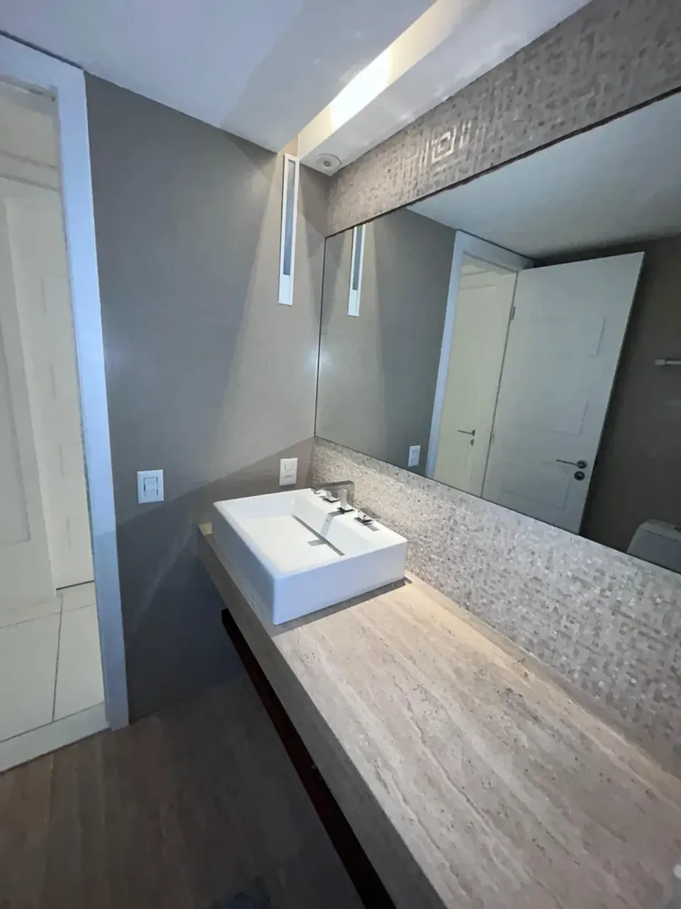 Furnished 2-bedroom apartment with 2 bathrooms — photo 19