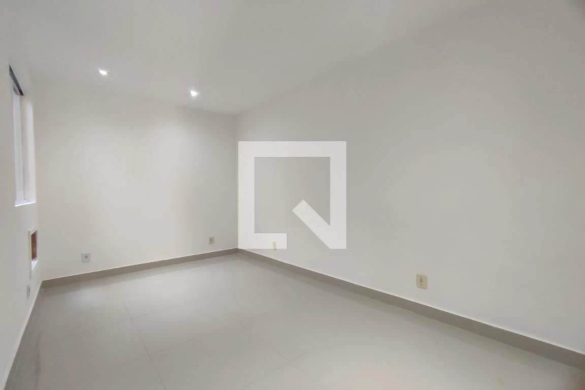 Unfurnished house with 3 bedrooms and 4 bathrooms — photo 19