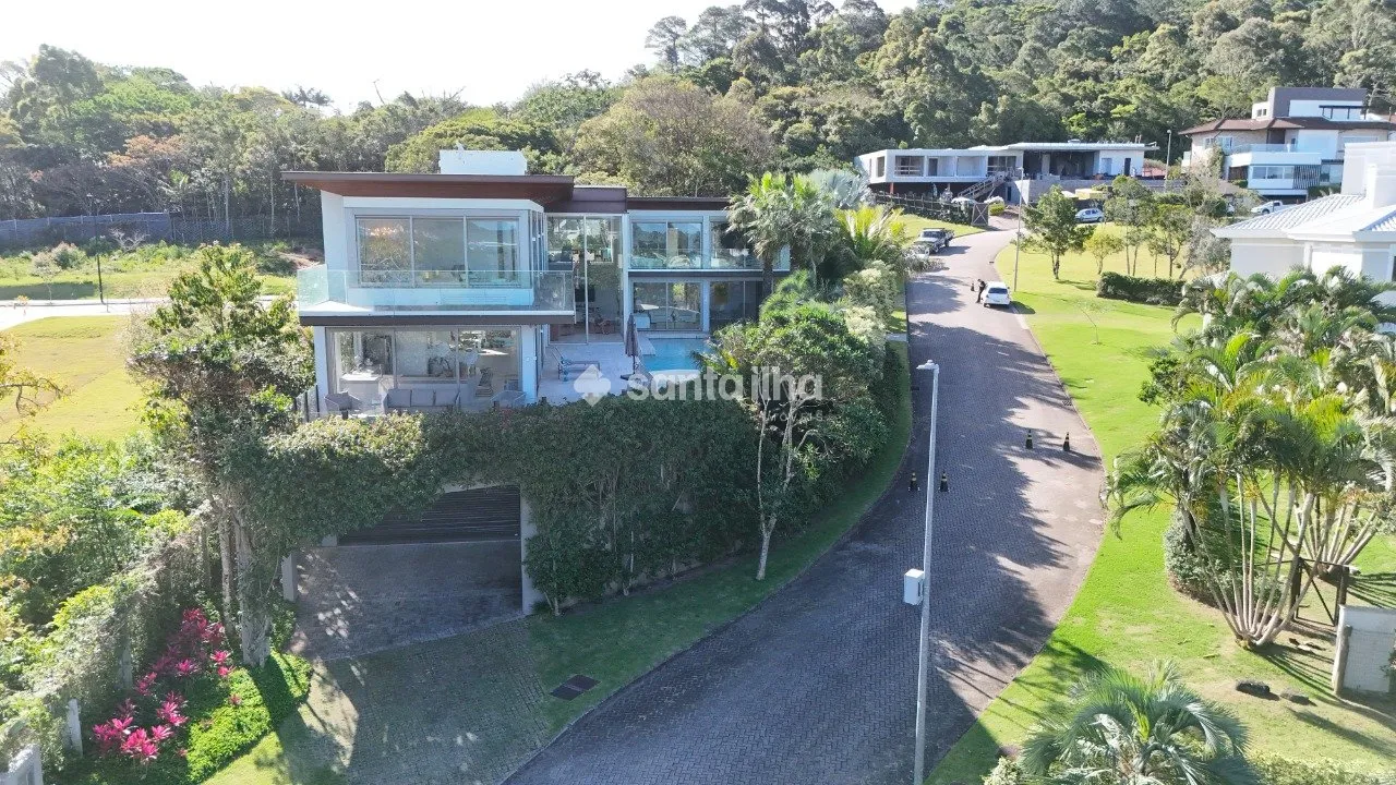House with 6 en-suite bedrooms and 8 bathrooms, 1350 m² — photo 22