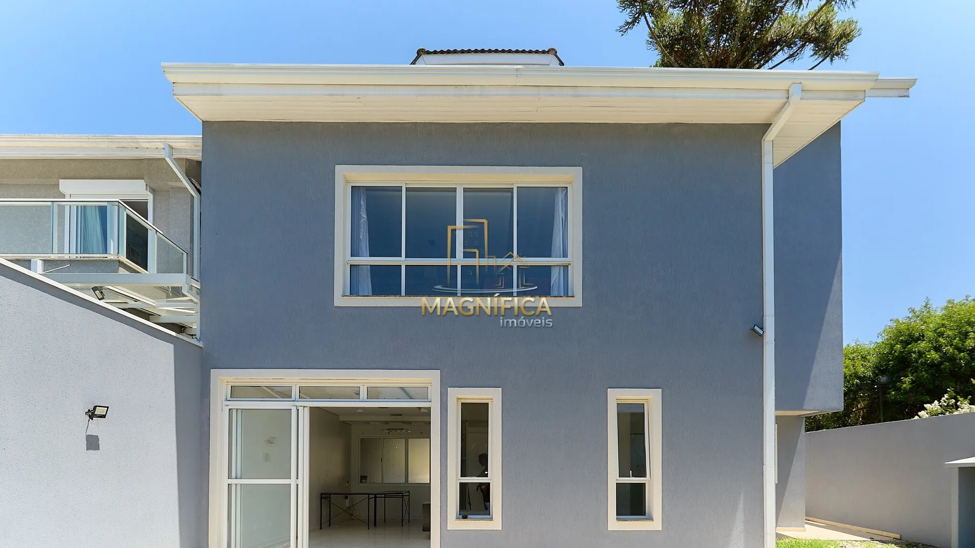 House with 4 bedrooms and 3 en-suite suites, 4 parking spaces — photo 59