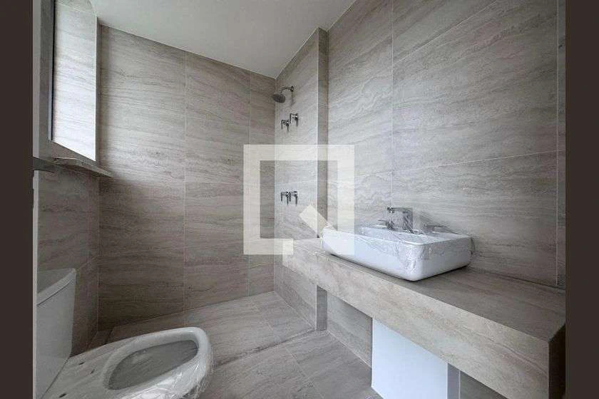 Apartment with 4 en-suite bedrooms and floor-to-ceiling windows — photo 18