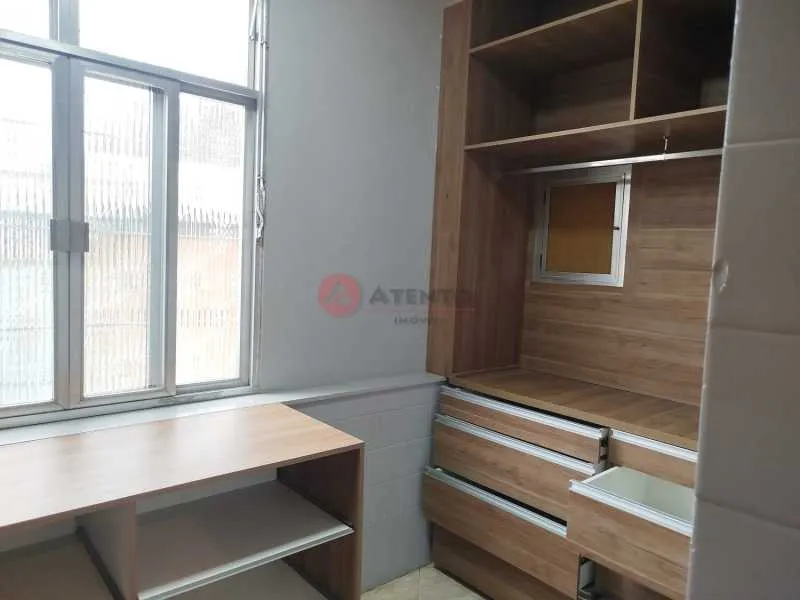 3-bedroom house with a walk-in closet — photo 5