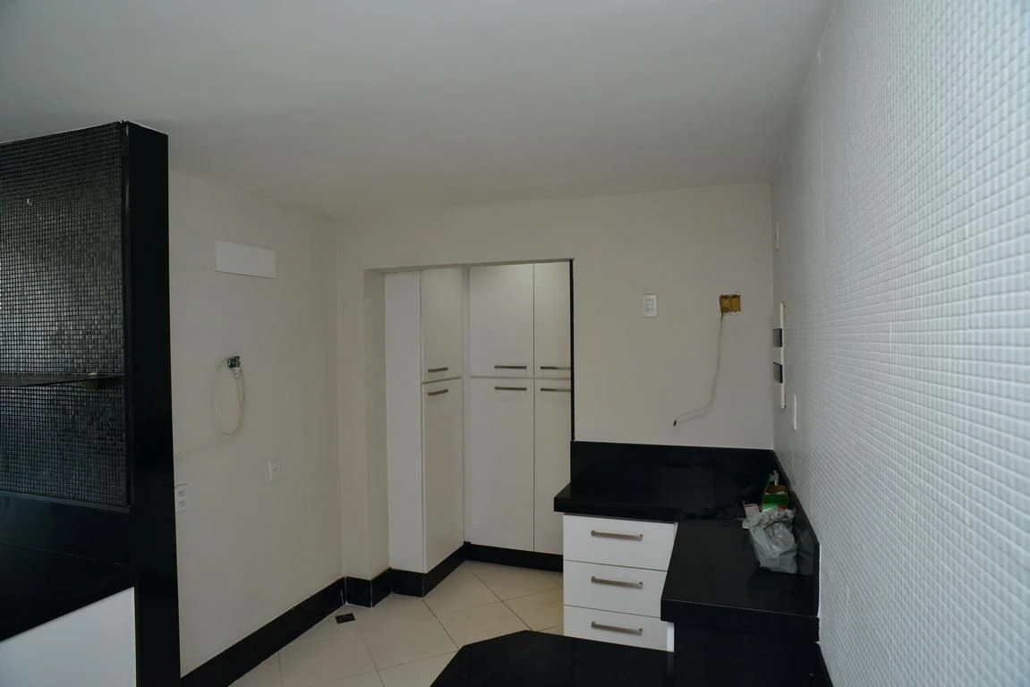3-bedroom apartment in a building with a gym — photo 39