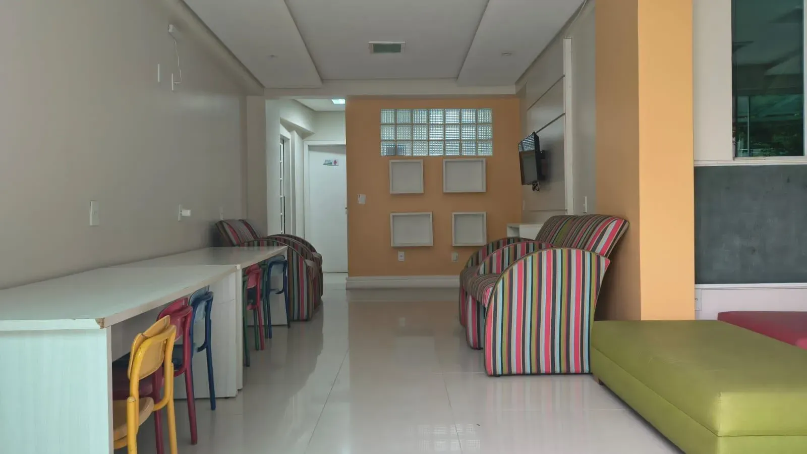 Apartment with balcony barbecue, 104 m² — photo 21