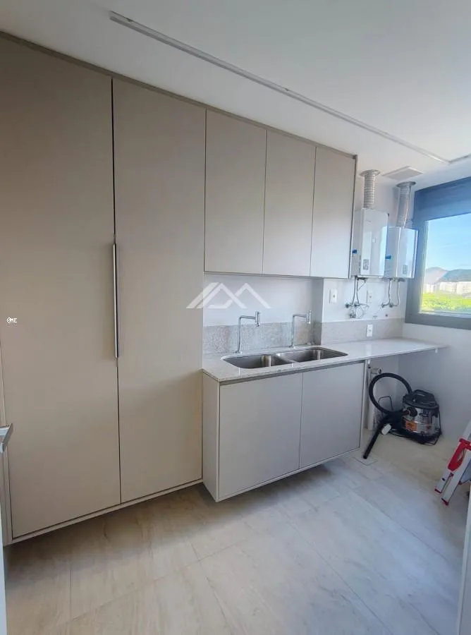 4-bedroom unfurnished apartment with glassed balcony — photo 46