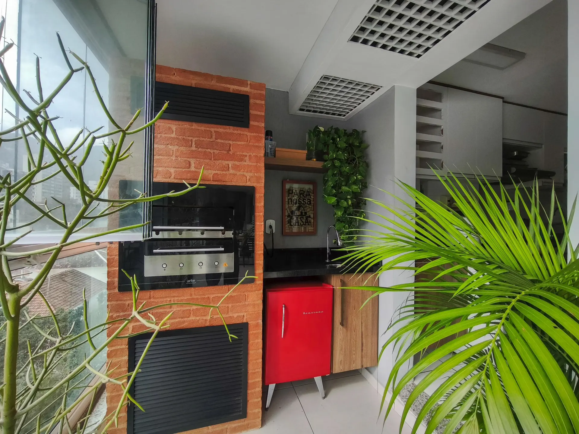 Furnished 2-bedroom apartment with private garden — photo 49