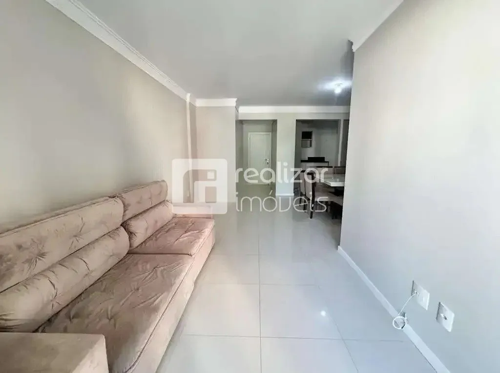 4-bedroom apartment in a building with a pool — photo 15