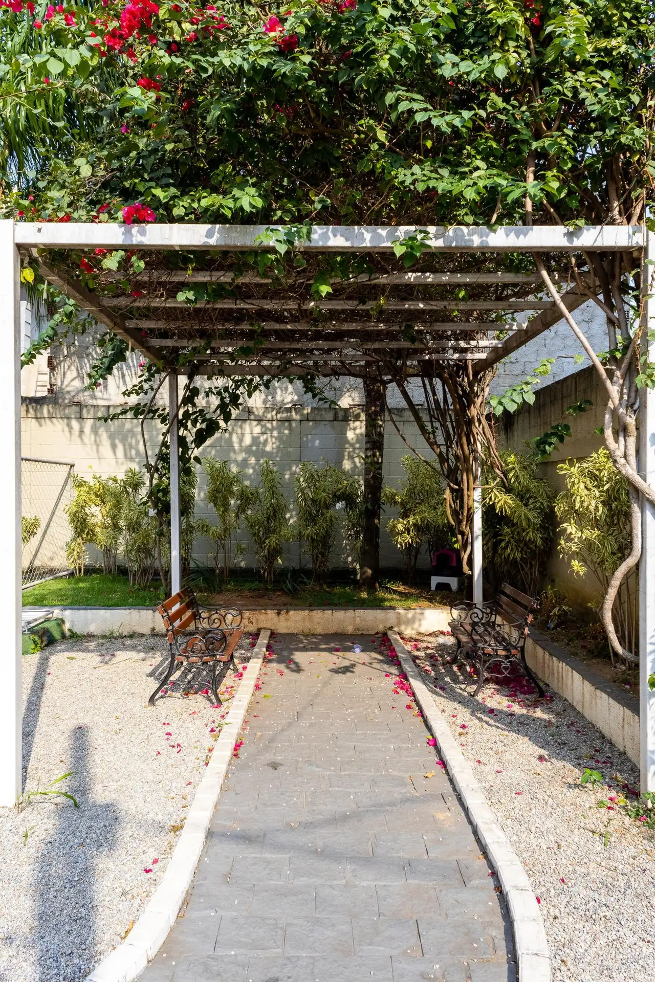 Apartamento de 2 quartos em condomínio com piscina — photo 14