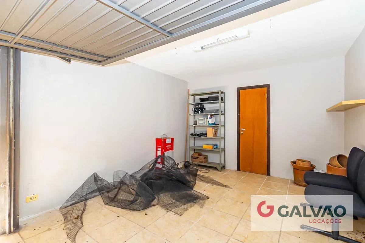 Casa sin amueblar con 3 dormitorios, cocina cerrada y balcón — photo 50