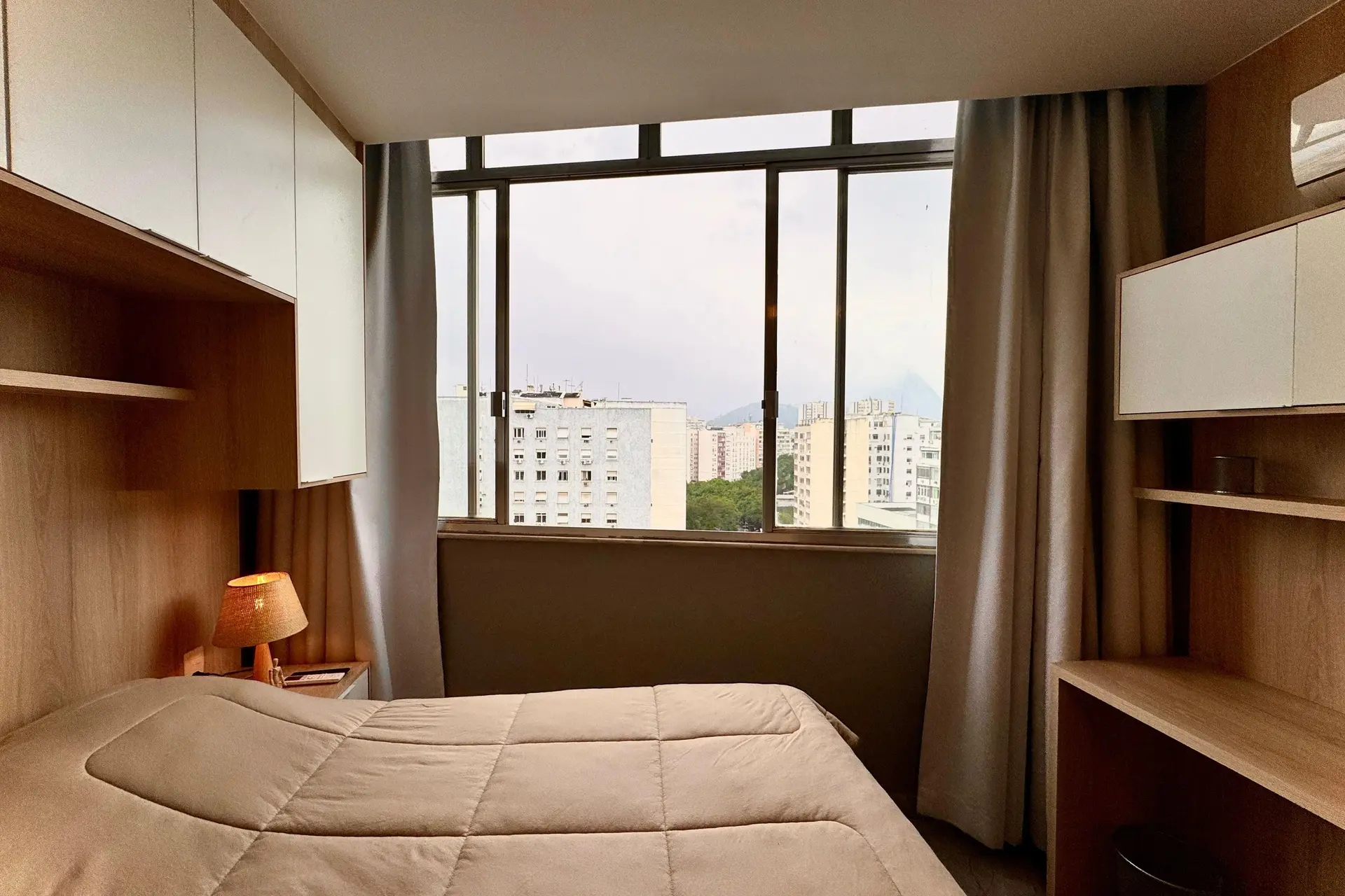 Furnished studio, 30 m², with floor-to-ceiling windows — photo 8